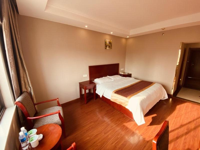 Greentree Inn Huai'An Bus Station Golden Eagle Xinya Huaihai Road Business Hotel Eksteriør bilde