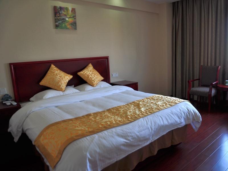 Greentree Inn Huai'An Bus Station Golden Eagle Xinya Huaihai Road Business Hotel Eksteriør bilde